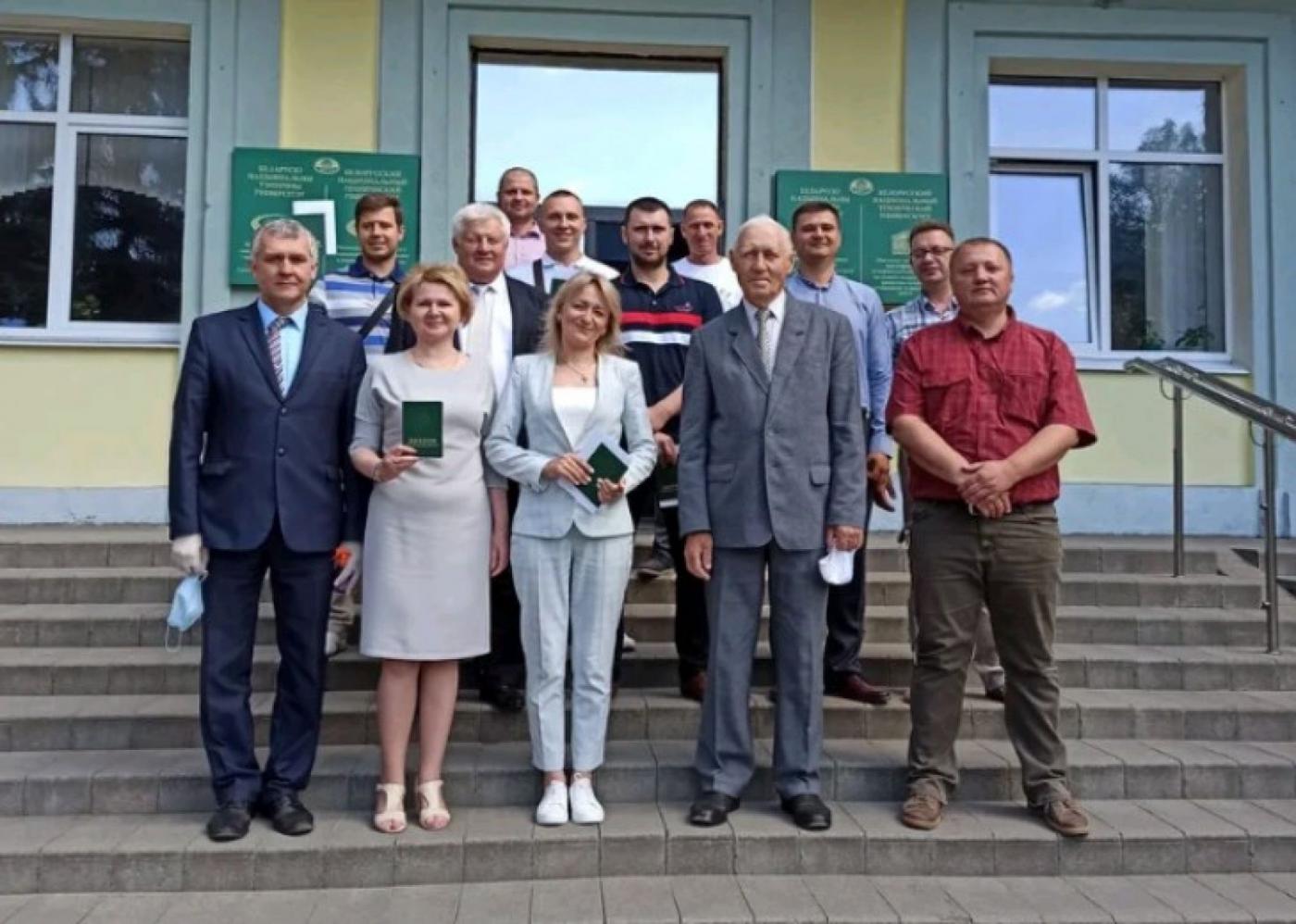 Поздравляем наших выпускников!